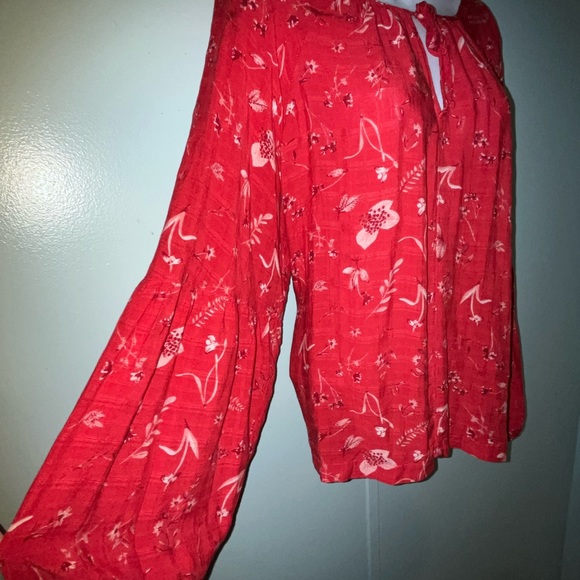 Universal Thread Blouse Size XXL Thin Long Sleeve Red White Design - Picture 3 of 10